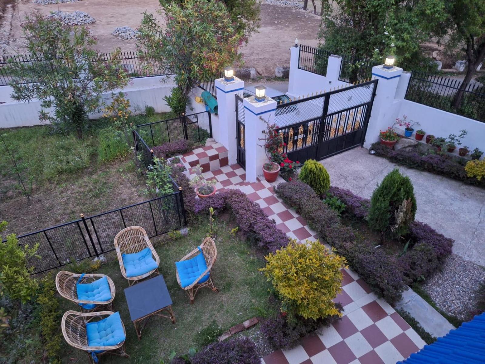 La Maison - A Boutique Bed And Breakfast Bir  Bagian luar foto