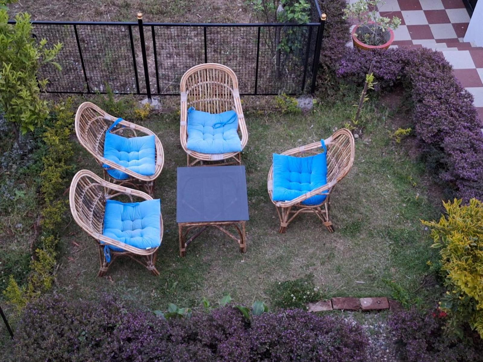 La Maison - A Boutique Bed And Breakfast Bir  Bagian luar foto