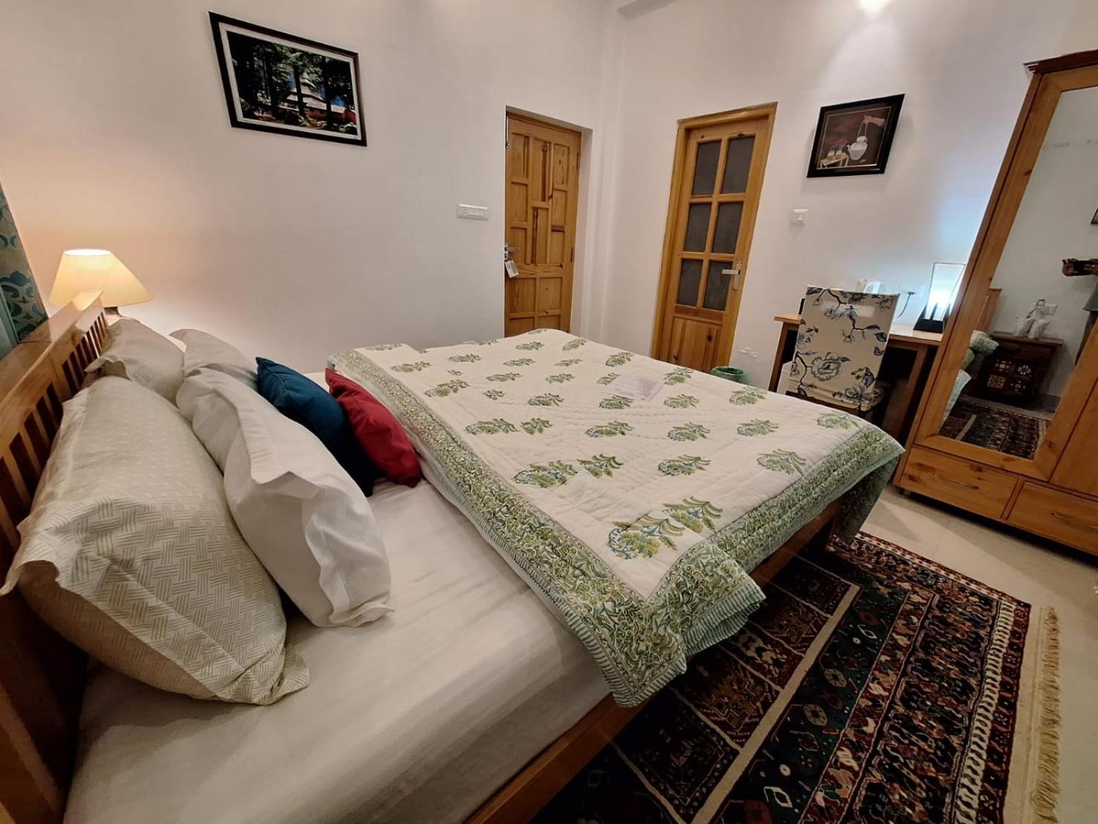 La Maison - A Boutique Bed And Breakfast Bir  Bagian luar foto